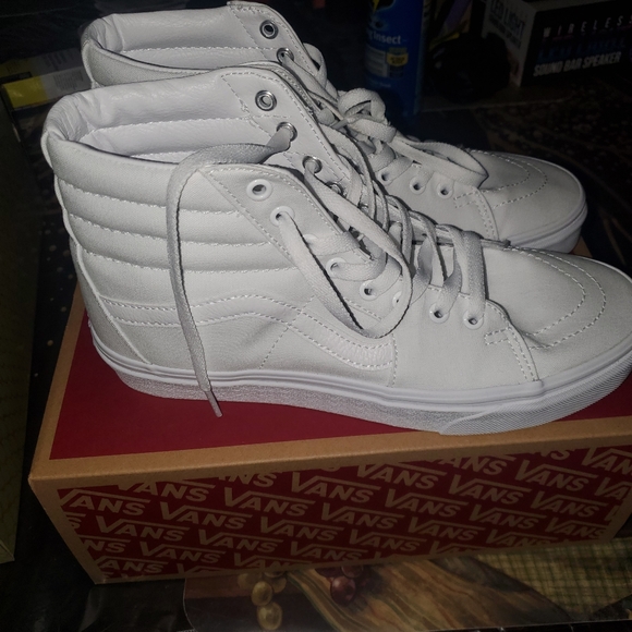 VANS - Picture 2 of 5